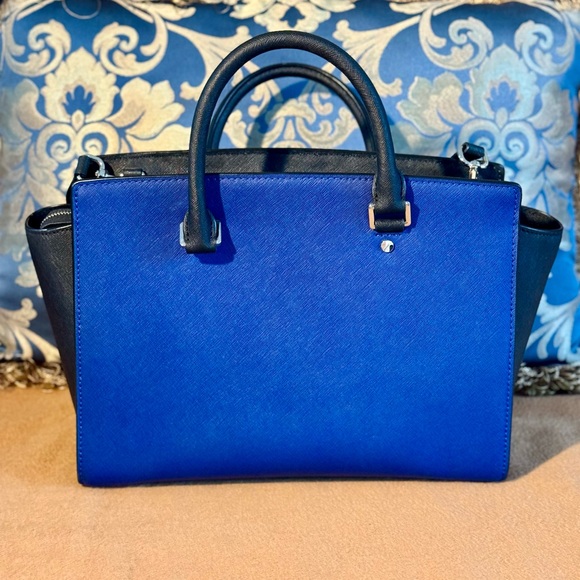 Michael Kors Selma Large Leather Bag - Color Block Blue/Black - Picture 2 of 13